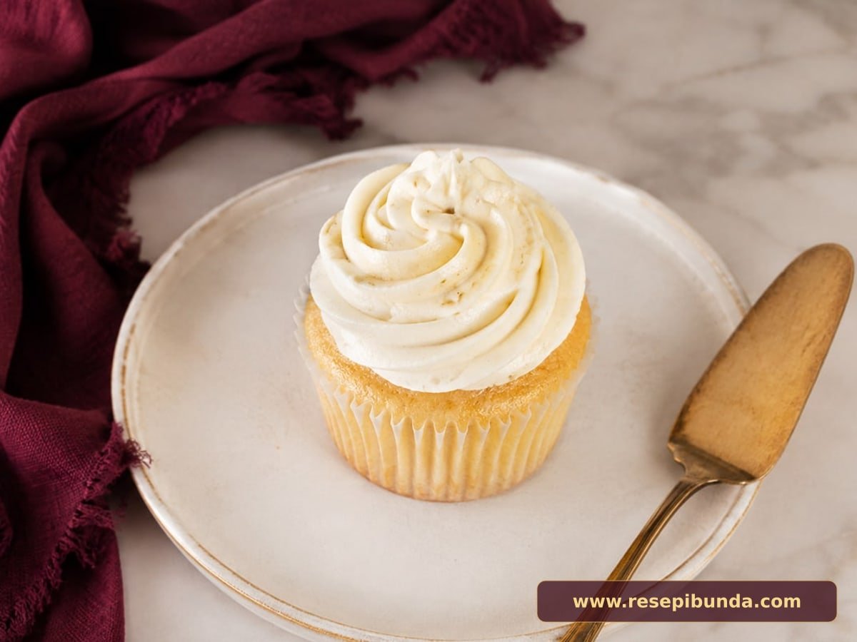 Hidangan Vanilla Cupcake
